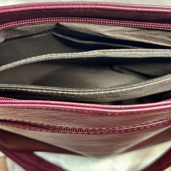 Burgundy Vegan Leather Crossbody Purse – Multi-Compartment Shoulder Bag NWOT - Picture 6 of 11
